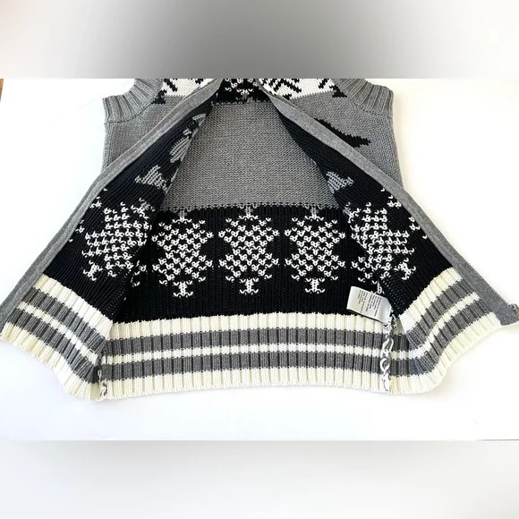 Kersh Sweater Vest. Size: S Color: White/Gray - Picture 5 of 8